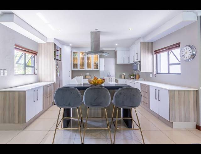 4 BEDROOM HOUSE FOR SALE IN COPPERLEAF ESTATE